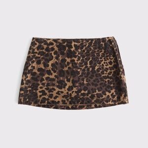 Abercrombie & Fitch Leapord Print Mid Rise Denim Mini Skort